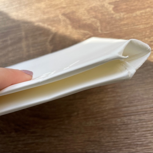 Burberry white pouch - Picture 3 of 5